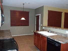 Gorgeous and Affordable 3 Br/2.5 Ba in G in Phoenix, AZ (Photo 2 of 5)