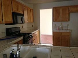 5211 Hanna Bay  1/2 Off The 1st Month in Stockton, CA (Photo 2 of 5)