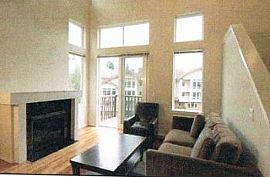 Townhome in Issaquah in Coal Creek, WA (Photo 3 of 5)