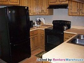 Very Nice 2bd/1ba One Level Condo in Vad in North Oaks, MN (Photo 2 of 5)