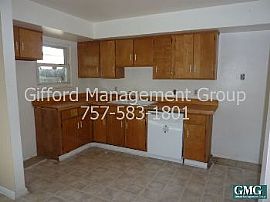 Townhouse Rental Home in Norfolk in Norfolk, VA (Photo 4 of 5)