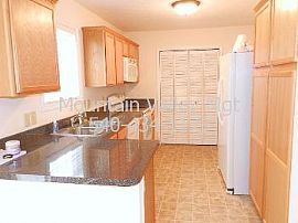 Townhouse Rental Home in Timberville in Timberville, VA (Photo 2 of 5)