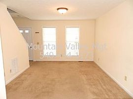 Townhouse Rental Home in Timberville in Timberville, VA (Photo 3 of 5)