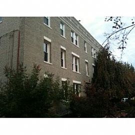 Capitol Hill Apartment with Hardwood Floor in Washington, DC (Photo 2 of 5)