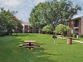 2 Bedroom Apartment at Parc Plaza in Euless, TX (Photo 3 of 3)