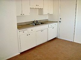 $99 Move-In Special 1b/1b Spacious Phoen in Phoenix, AZ (Photo 2 of 5)