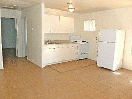 $99 Move-In Special 1b/1b Spacious Phoen in Phoenix, AZ (Photo 3 of 5)