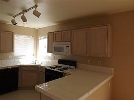 Fresly Paited Andnew Carpet 3 Bed 2.5 Bath in Las Vegas, NV (Photo 3 of 5)