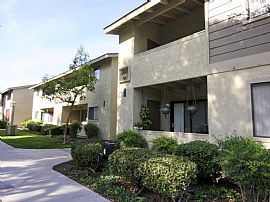 2 Bd/1 Bath 2bed/2bath in Corona, Pool, in Corona, CA (Photo 2 of 5)