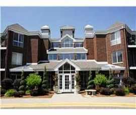 Tennis Court, Outdoor Pool, and Gazebo! in Lilydale, MN