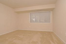 Contemporary Living, Spacious Closets! in Fairfax, VA (Photo 5 of 5)