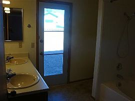 3bed 2.5 Bath Large Backyard in Calico Ridge, NV (Photo 5 of 5)