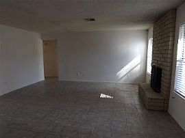 Great 3 Bedrooms 2 Bath Home in Las Vegas, NV (Photo 2 of 5)