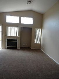 Beauttiful 4 Bed Home in Las Vegas, NV (Photo 3 of 5)