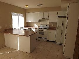 Very Nice Neighborhood 2bed 1 Bath Home in Las Vegas, NV (Photo 4 of 5)