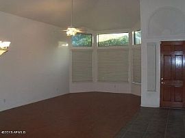 Lots of Living Space!! Large Backyard Wi in Chandler, AZ