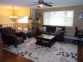 Single Family Home in South Everett in Everett, WA (Photo 3 of 5)