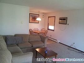 N.E 2 Bed/1 Bath Great Location!! Heat I in Minneapolis, MN (Photo 2 of 5)