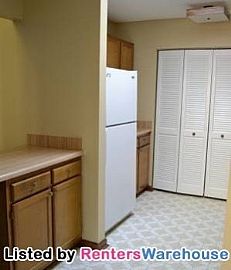 Pristine Townhome in Marietta in Marietta, GA (Photo 3 of 5)