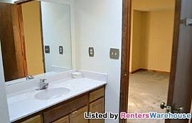 Pristine Townhome in Marietta in Marietta, GA (Photo 5 of 5)