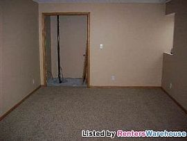 Very Nice 4bd/3ba End Unit Th in Woodbur in Saint Paul, MN (Photo 2 of 5)