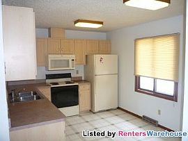 3 Bedrm W/full Unfinished Basement- Quie in Fridley, MN (Photo 3 of 5)