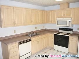 3 Bedrm W/full Unfinished Basement- Quie in Fridley, MN (Photo 4 of 5)