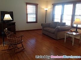 Large 2200 Squ. Ft. 4 Bedroom- Backs Up in Little Canada, MN (Photo 4 of 5)