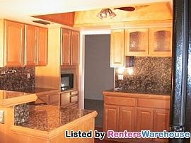 Move in Ready with Beautiful Backyard On in Phoenix, AZ (Photo 3 of 5)