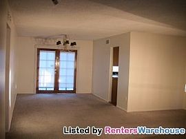 Move in Ready with Beautiful Backyard On in Phoenix, AZ (Photo 4 of 5)