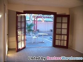 Move in Ready with Beautiful Backyard On in Phoenix, AZ (Photo 5 of 5)