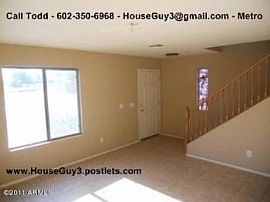 3 Bed, 1765 Sqft, $950 in Phoenix, AZ (Photo 2 of 5)
