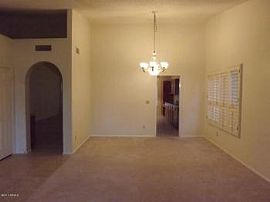 4 Bed, 1982 Sqft, $1,395 in Glendale, AZ (Photo 2 of 5)