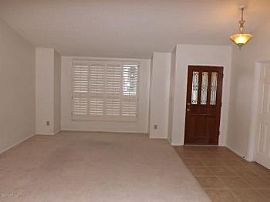 4 Bed, 1982 Sqft, $1,395 in Glendale, AZ (Photo 3 of 5)
