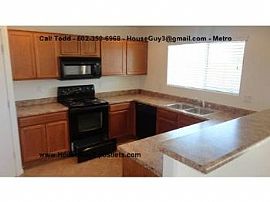 4 Bed, 2170 Sqft, $980 in Buckeye, AZ (Photo 3 of 5)