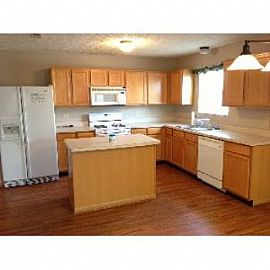 Great 3 Bdrm/ 2 5 Bath Home in Wyndham R in Columbus, OH (Photo 2 of 5)