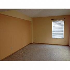 Great 3 Bdrm/ 2 5 Bath Home in Wyndham R in Columbus, OH (Photo 5 of 5)