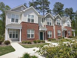 Raleigh Apts with Roman Tubs, Patios, Larg in Brentwood, NC