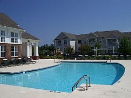 Raleigh Apts with Roman Tubs, Patios, Larg in Brentwood, NC (Photo 2 of 5)