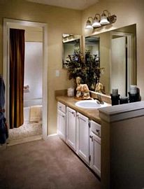 2 Bd/2 Bath Memphis Apts Near Shopping, in Memphis, TN (Photo 3 of 5)