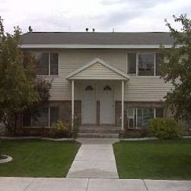 3 Bed Town-Home Style Apartment in Beachs Corner, ID