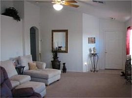 4 Bed, 1424 Sqft, $895 in Sun City, AZ (Photo 2 of 5)
