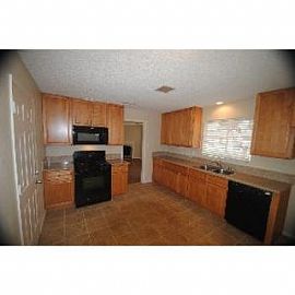 "$1,000 Security Deposit" in Claremont, CA (Photo 2 of 5)