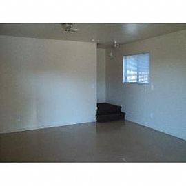 3/1 Bath in Phoenix, AZ (Photo 2 of 5)