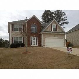 New Listing - Beautiful, Traditional Hom in Dallas, GA