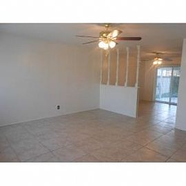 Spacious and Bright East Lakewood 2 + 1 3/ in Lakewood, CA (Photo 3 of 5)