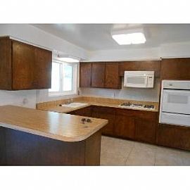 Spacious and Bright East Lakewood 2 + 1 3/ in Lakewood, CA (Photo 4 of 5)