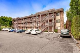 Apartment in Edmonds in Edmonds, WA (Photo 2 of 5)