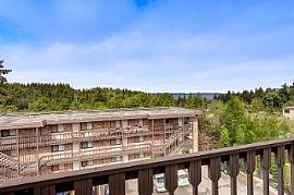 Apartment in Edmonds in Edmonds, WA (Photo 5 of 5)