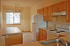 1/2 Off First Month'S Rent! Great Locati in Aloha, OR (Photo 4 of 5)